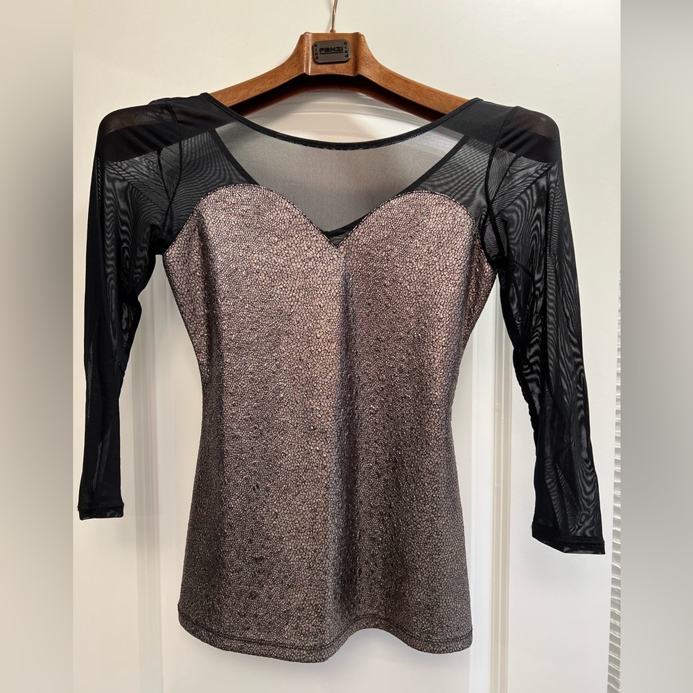 Guess 3/4 length top